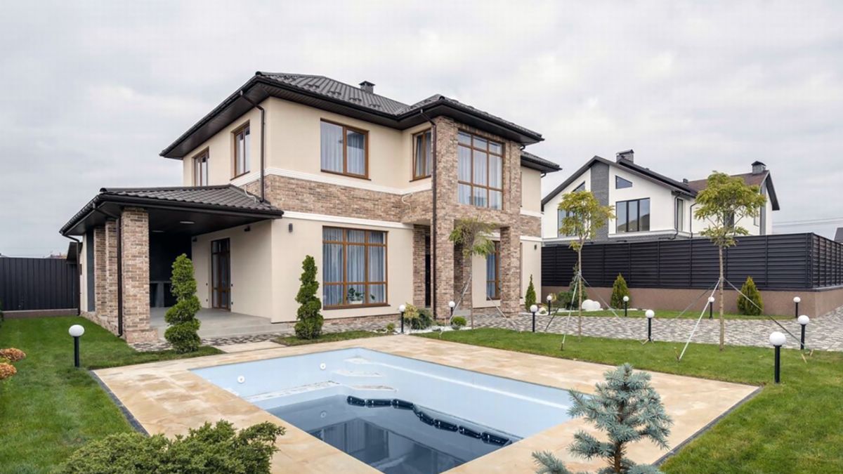 Checking the house before buying