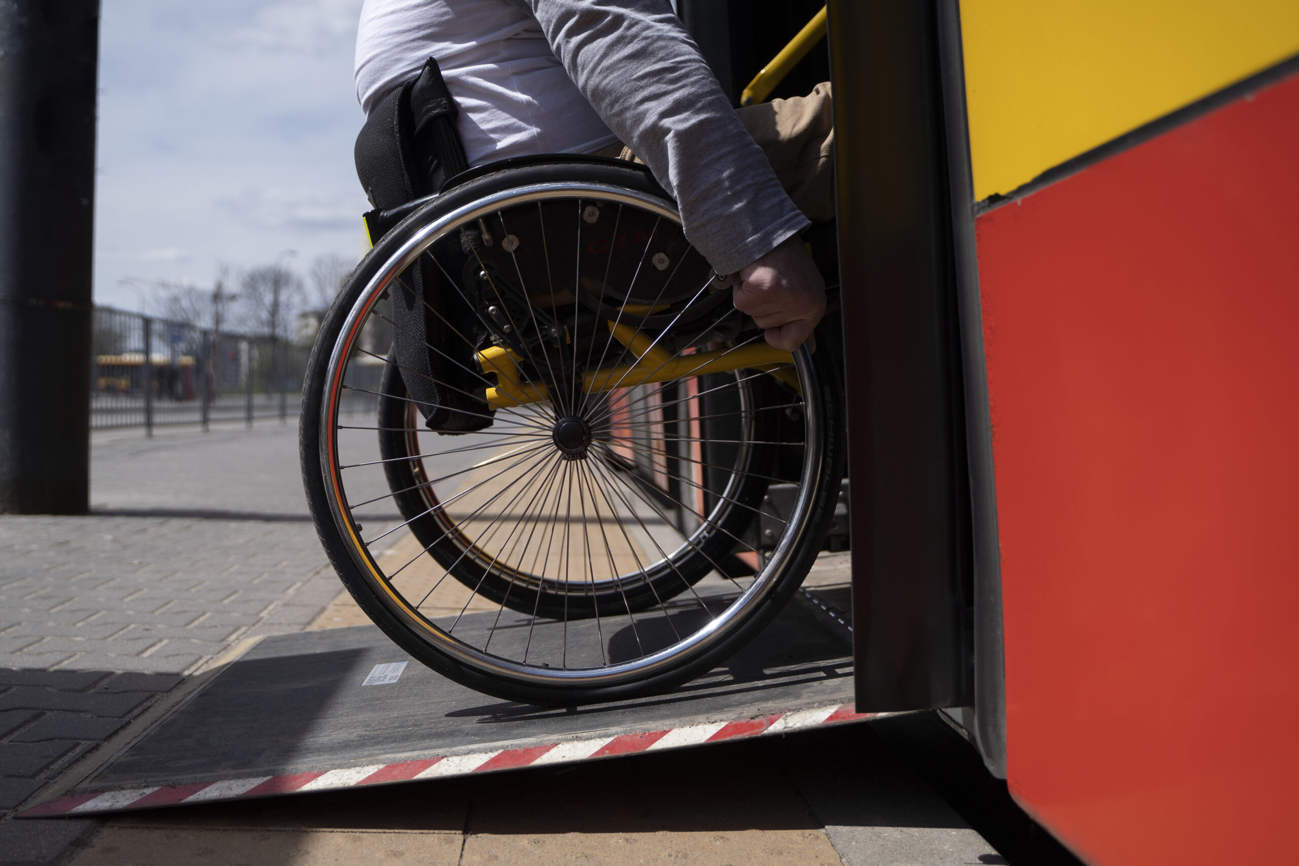 Installing a Lifting Platform for PRM: How to Make a Building Accessible to Everyone