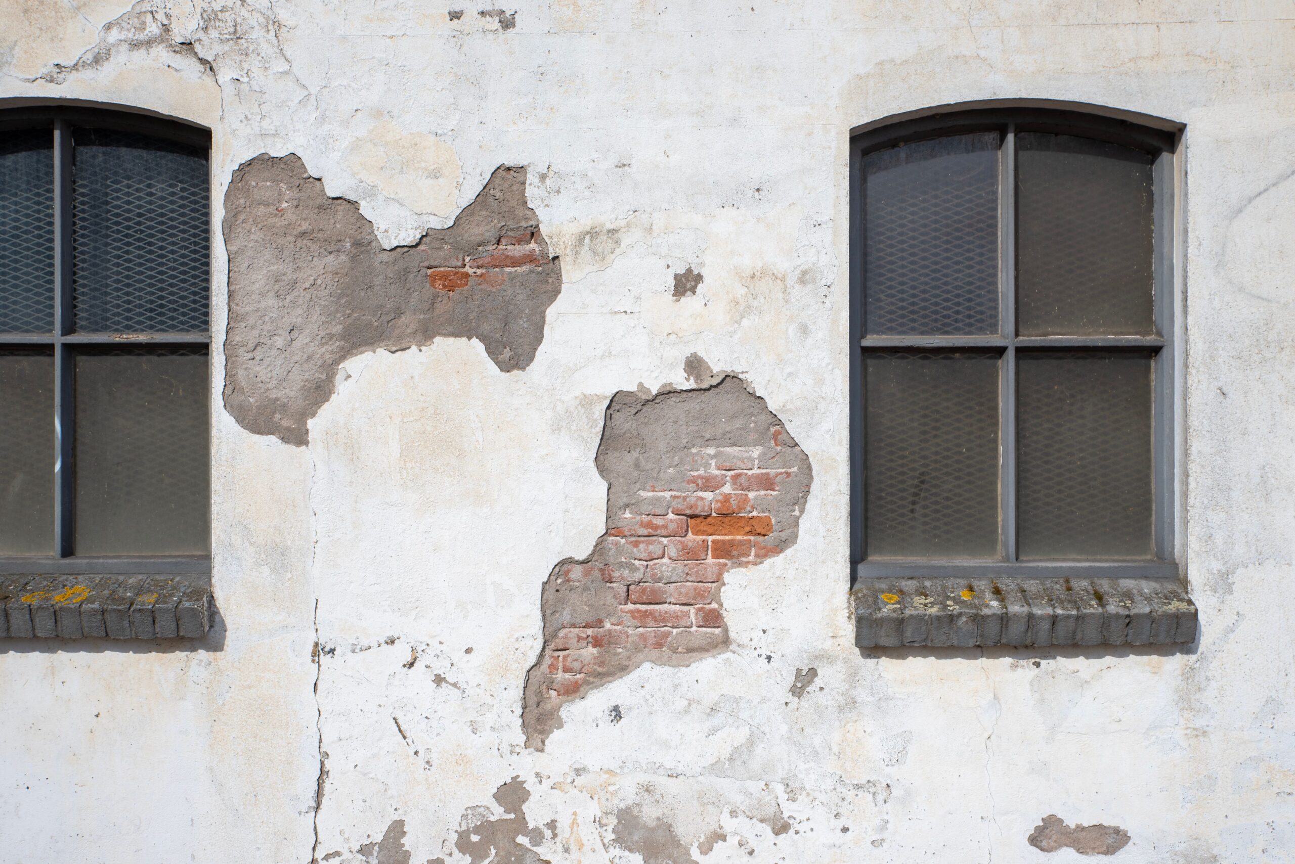 Facade Cladding Delamination: Causes, Dangers, and Repair Methods