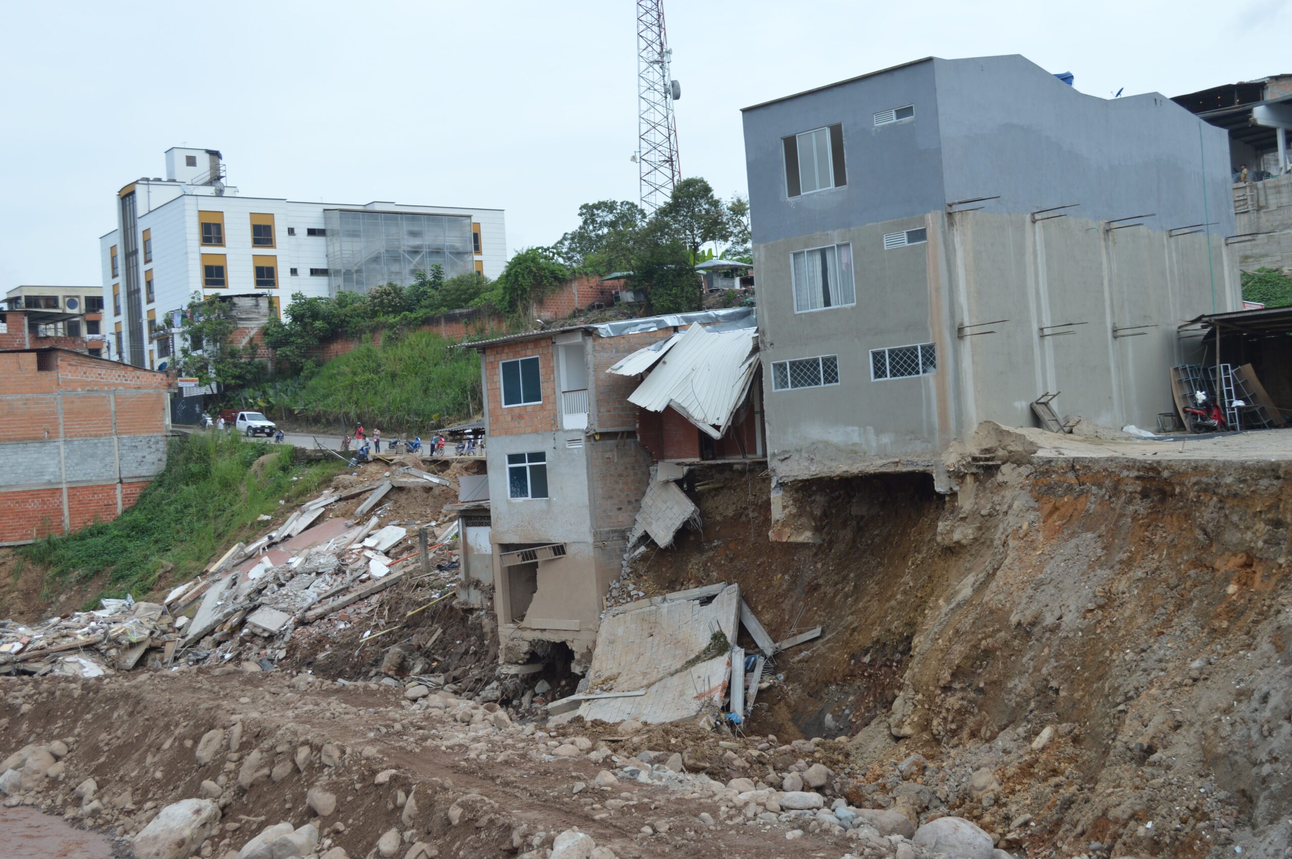 Soil Sinkhole Near a Building: Causes, Dangers, and Repair Methods