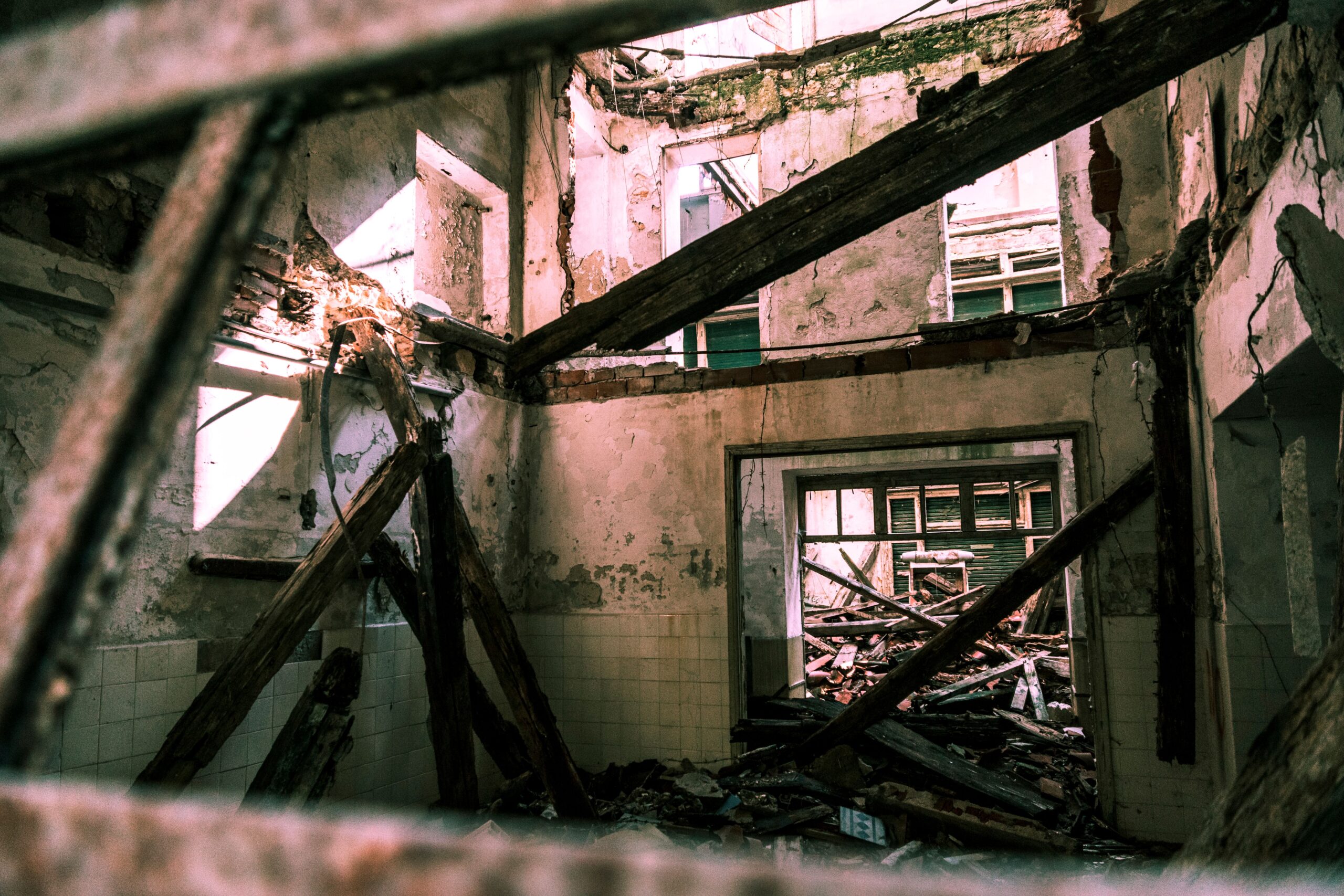 Structural Inspection After a Blast Wave: Hidden Threats That Can Destroy Your Home from Within