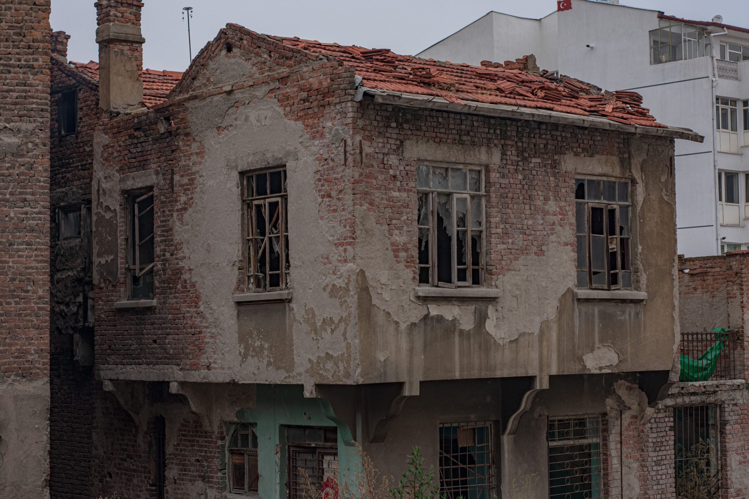 Cracks in Aerated Concrete Walls: Is It a Structural Problem?