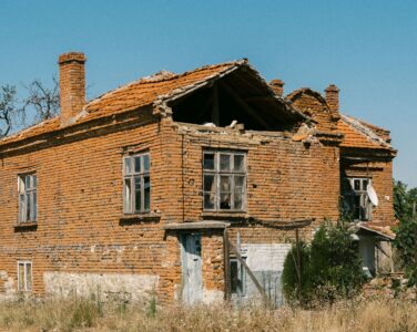 Обследование разрушенной недвижимости в Кременчуге