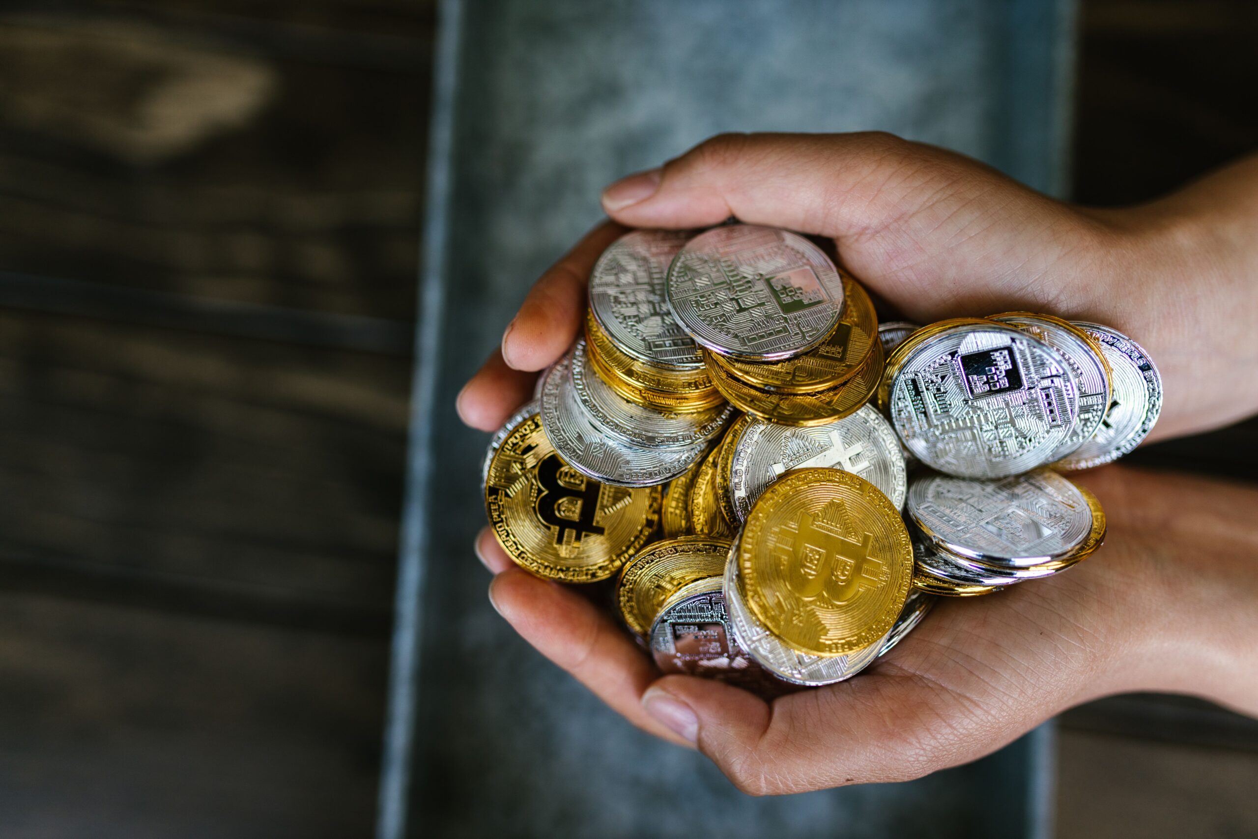 Як продати квартиру та вкласти виручене в біткоїн або інші криптоактиви